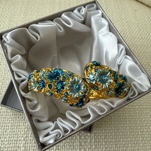 Elegant Gold and Blue Floral Bracelet